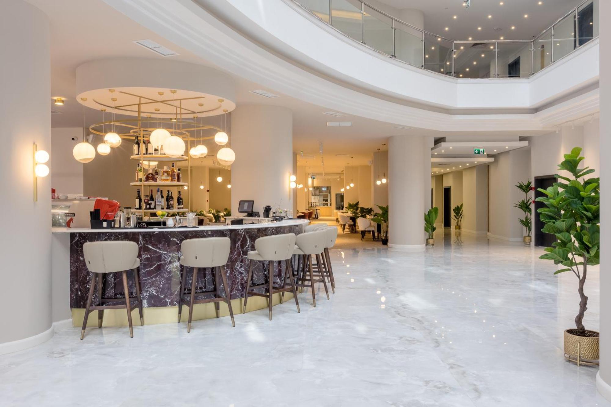 Ramada By Wyndham Bucharest Otopeni Airport Exterior photo