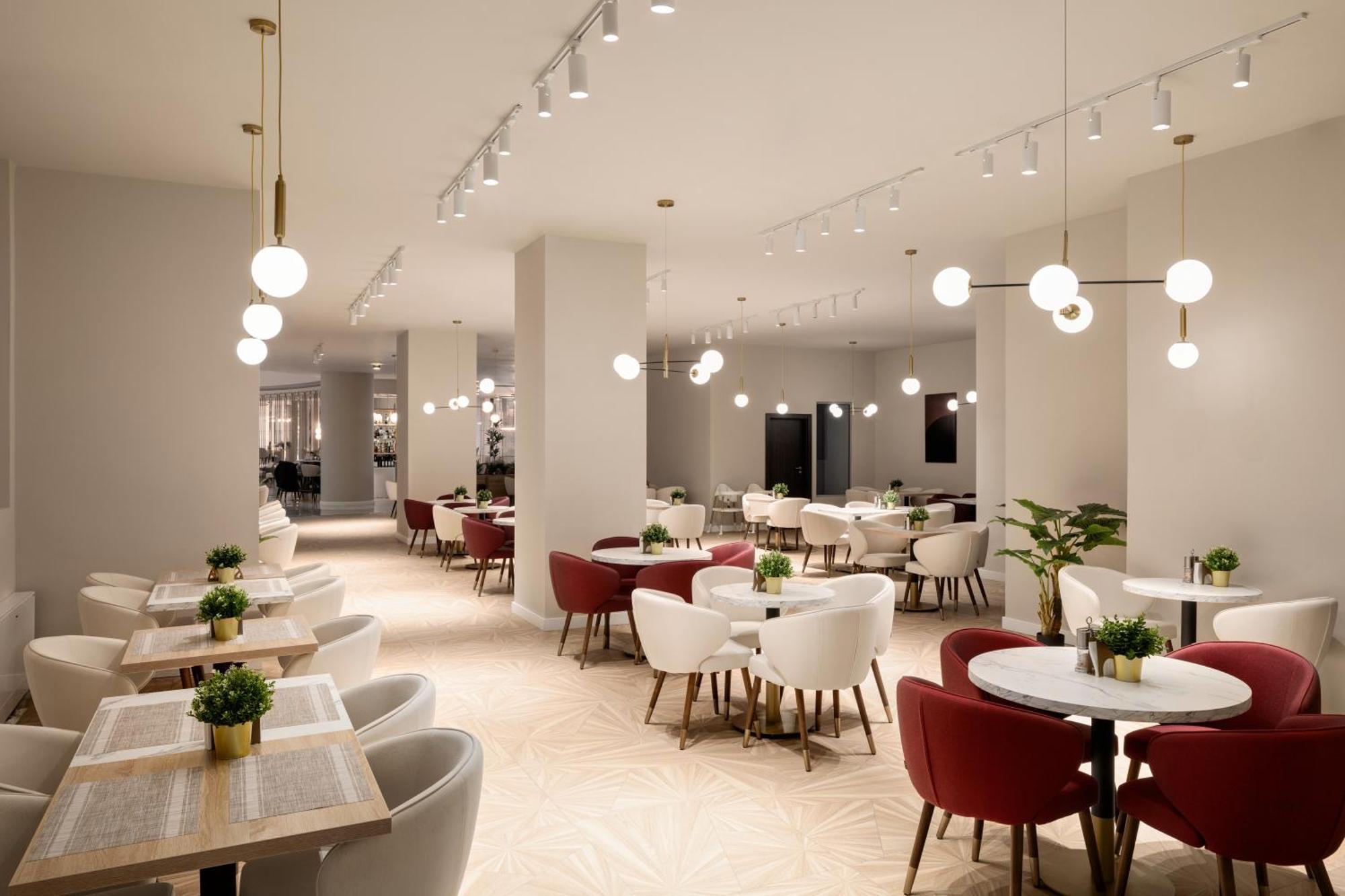 Ramada By Wyndham Bucharest Otopeni Airport Exterior photo