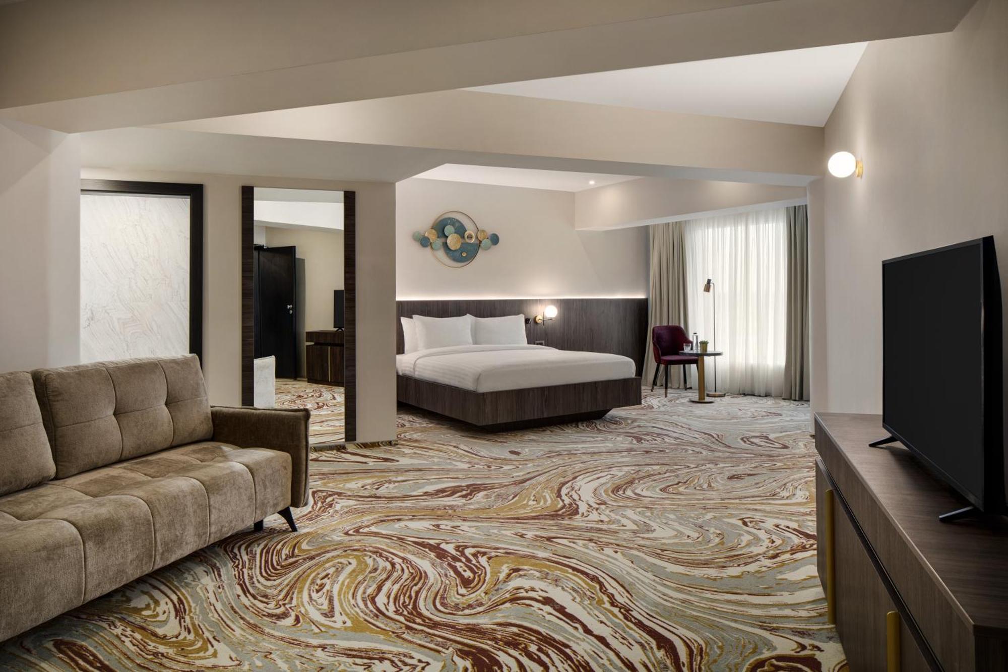Ramada By Wyndham Bucharest Otopeni Airport Exterior photo
